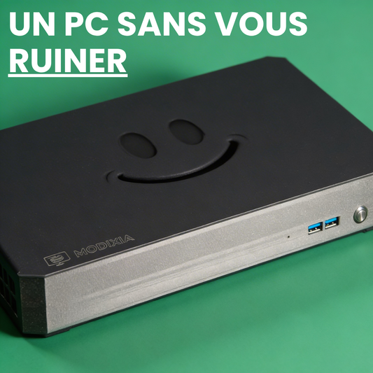 Visuel d’un mini PC compact avec un smiley gravé, accompagné du message “Un PC sans vous ruiner”, illustrant une solution informatique accessible et optimisée pour les professionnels (Bressuire, 79)
